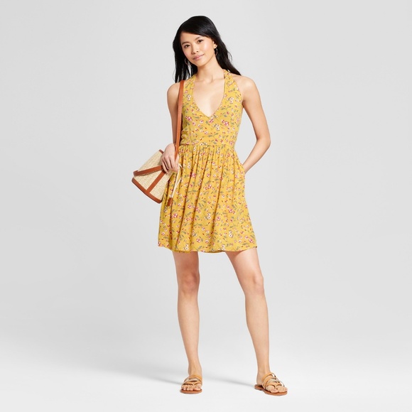 Xhilaration Dresses & Skirts - NWOT Xhilaration • Floral Halter Dress